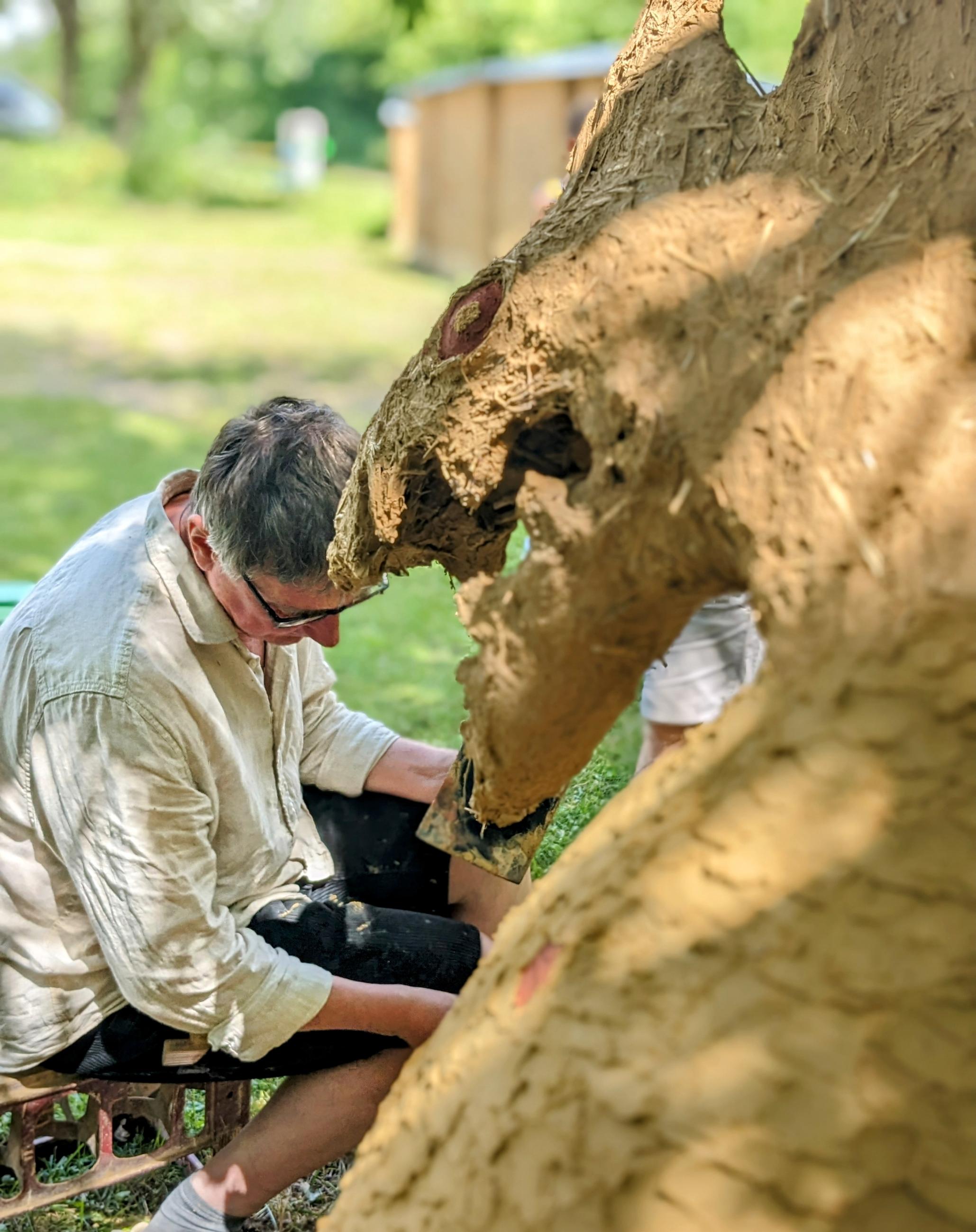 Drachen bauen beim Kinderlehmbautag