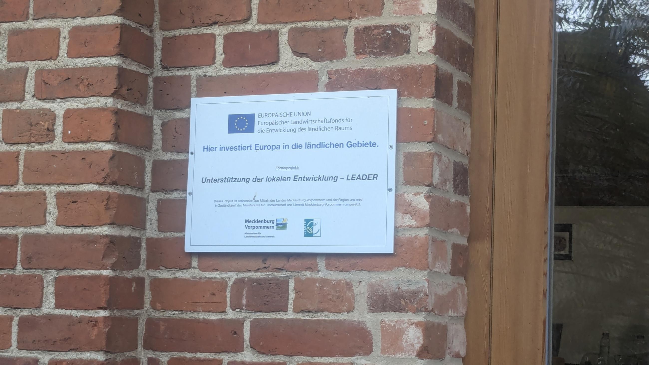 Schild der Förderer der Sanierung der Werkhalle Schild der Förderer der Sanierung der Werkhalle