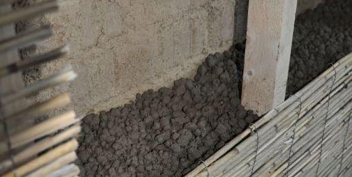 Schalung mit Blähton nah