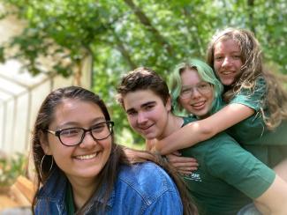 So frohgemut geht es bei einem Workcamp in Wangelin zu!