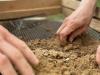 Lehm selber mischen. Hier lernen Sie, wie es geht